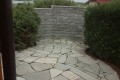 Polygonalplatten mit Luserna Gneis.jpg