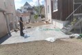 Unserer Ferienarbeiter Kalle beim verfugen der Keramikplatten.jpg